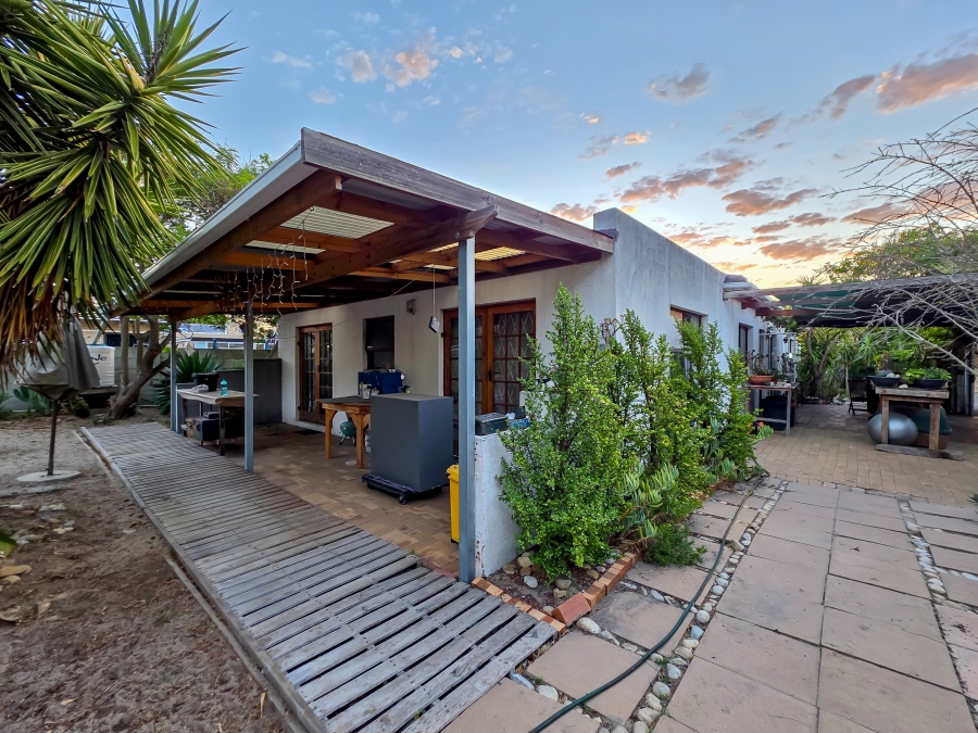 4 Bedroom Property for Sale in Sunridge Western Cape